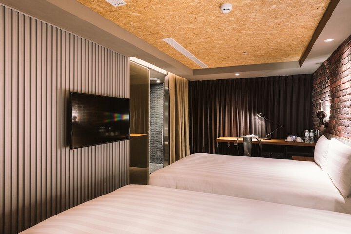 Room 16 of 39