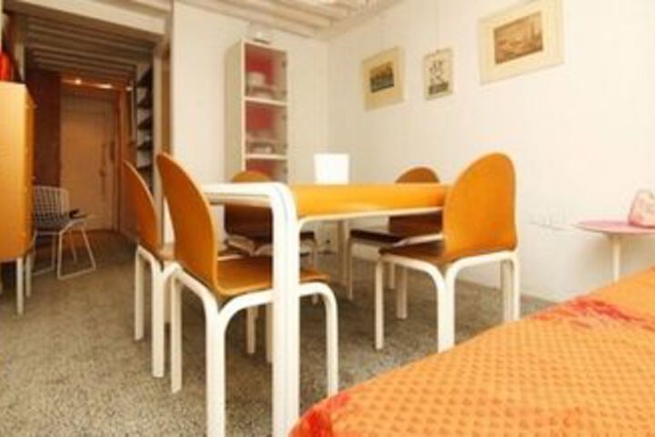 Room 93 of 168