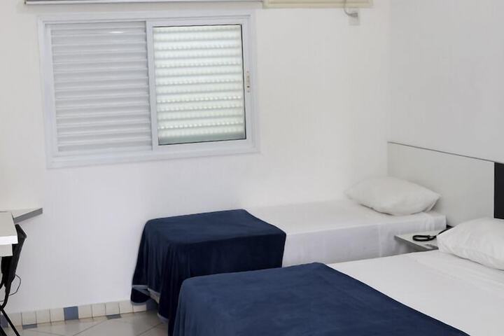 Room 7 of 25