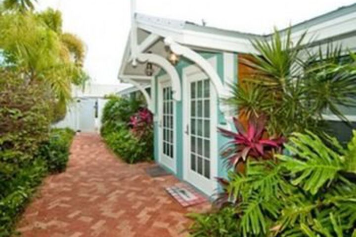 Image of Palm Isle 3206 by RedAwning