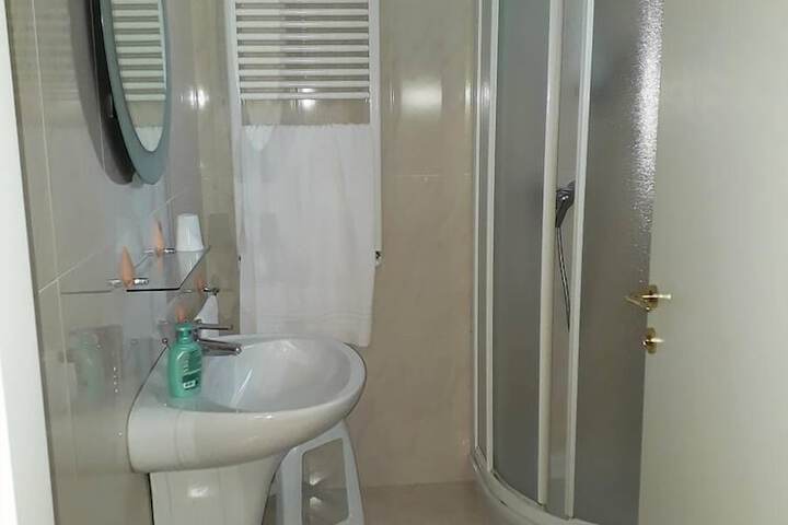 Room 13 of 21