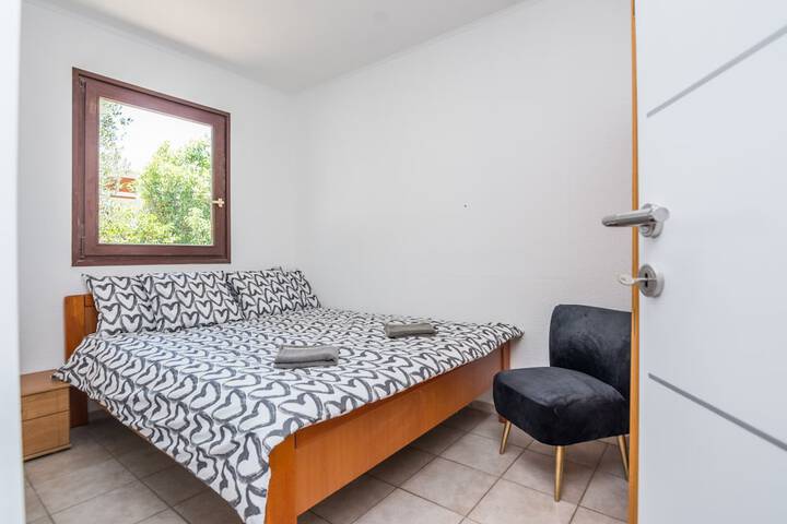 Room 2 of 20