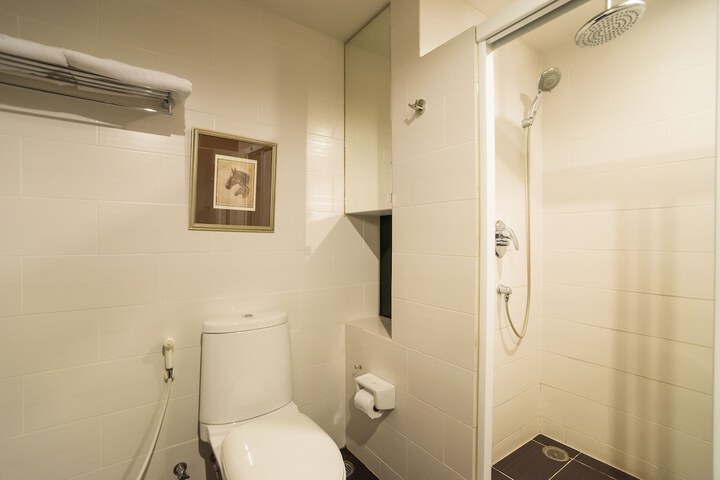 Room 60 of 80