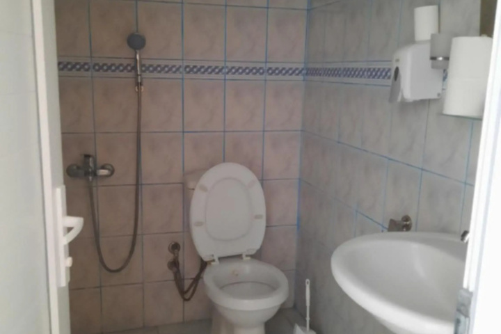 Room 5 of 16