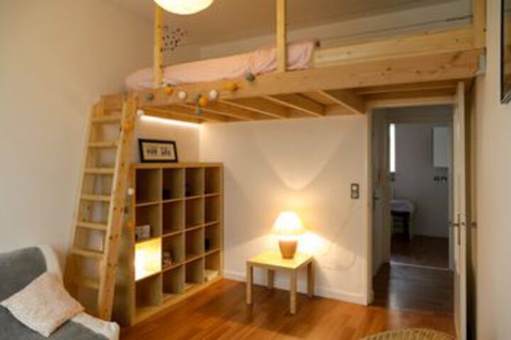 Room 6 of 18