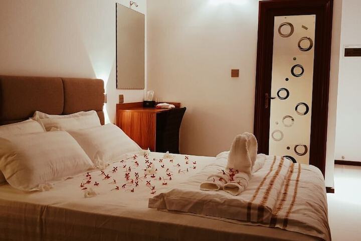 Room 5 of 14
