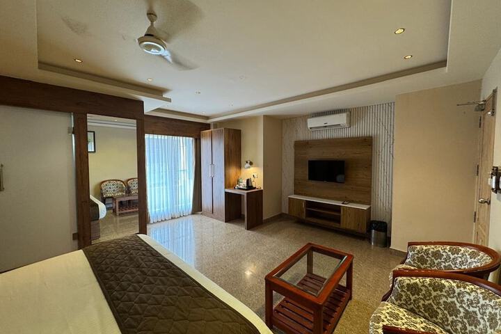 Room 5 of 20