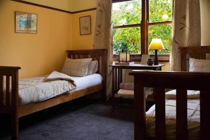 Room 2 of 10