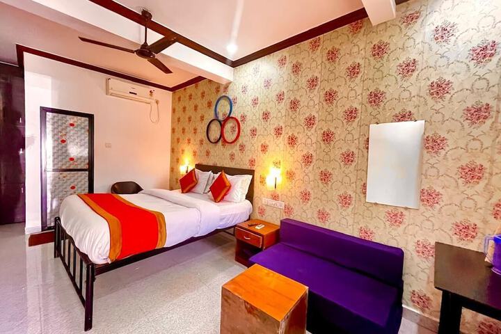 Room 8 of 20