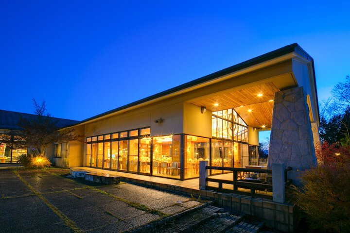 Hotel Exterior 44 of 49