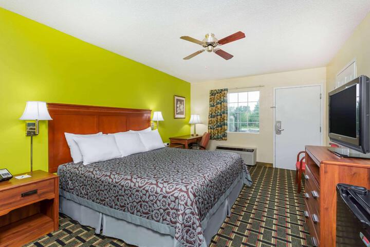 1 King Bed (10 of 13)