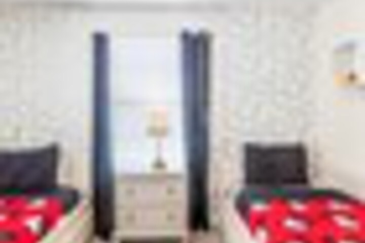 Room 68 of 216