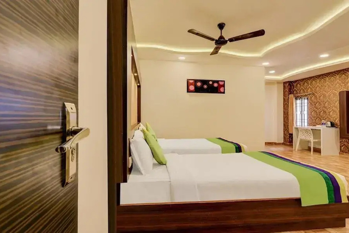 Room 13 of 21