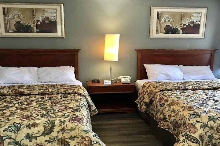 Traditional Double Room 2 Queen Beds (8 of 11)