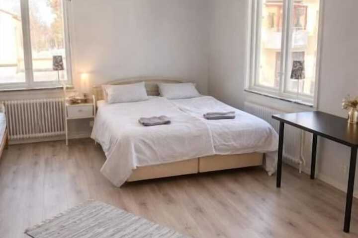 Room 2 of 16