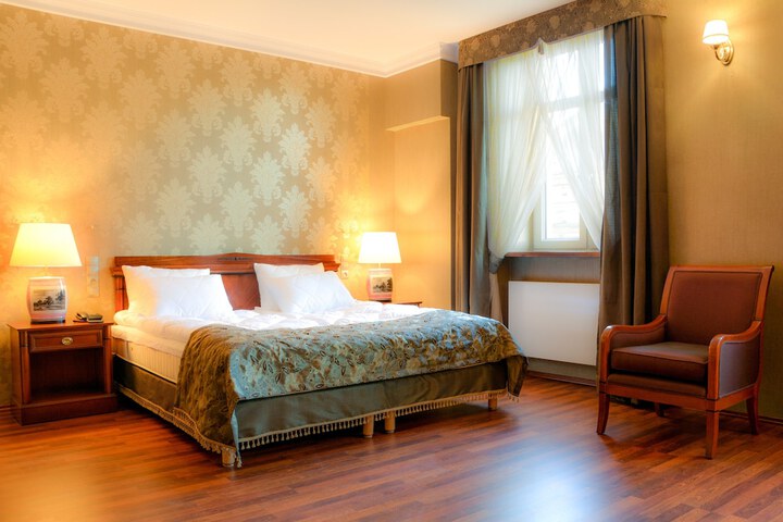 Room 23 of 86