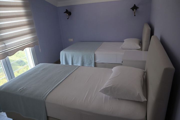 Room 4 of 14