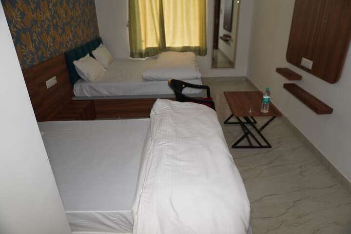 Room 6 of 34