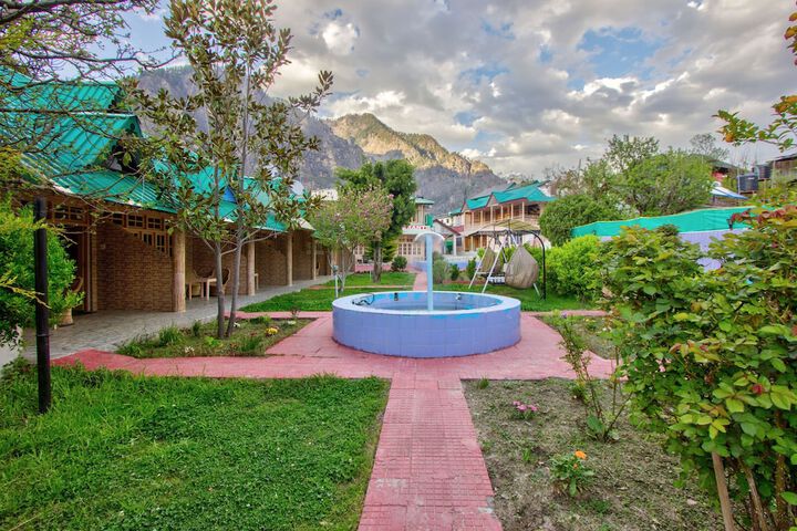 Hotel Exterior 65 of 67