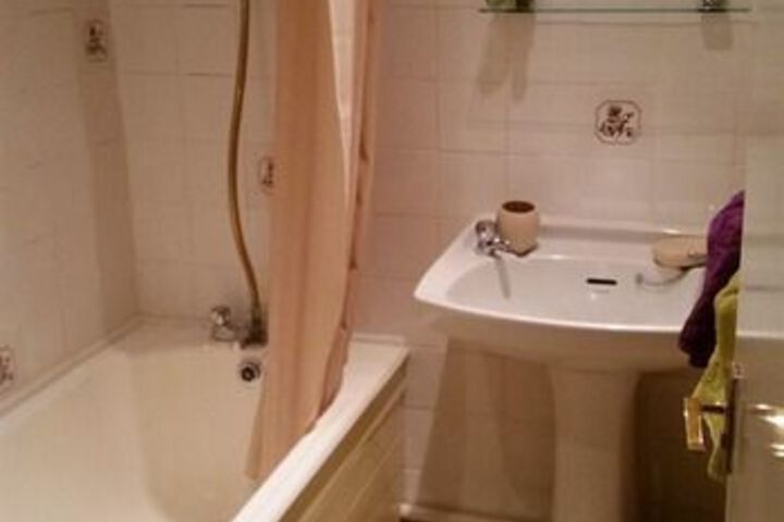 Room 3 of 11