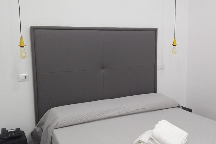 Room 6 of 22