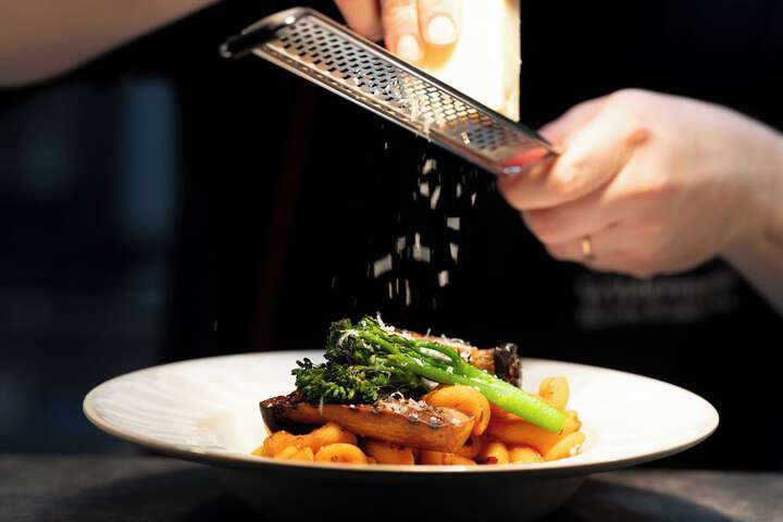 Dining 32 of 55
