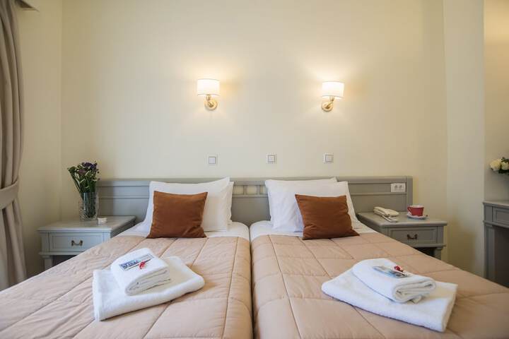Room 42 of 115