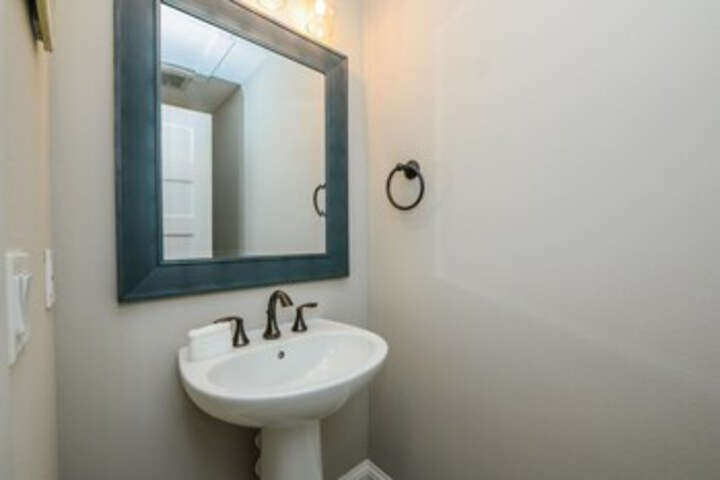 Room 4 of 25