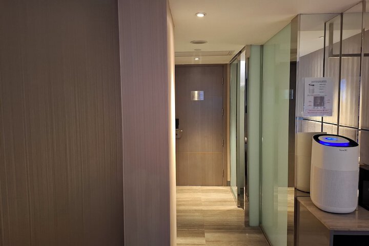 Room 13 of 32