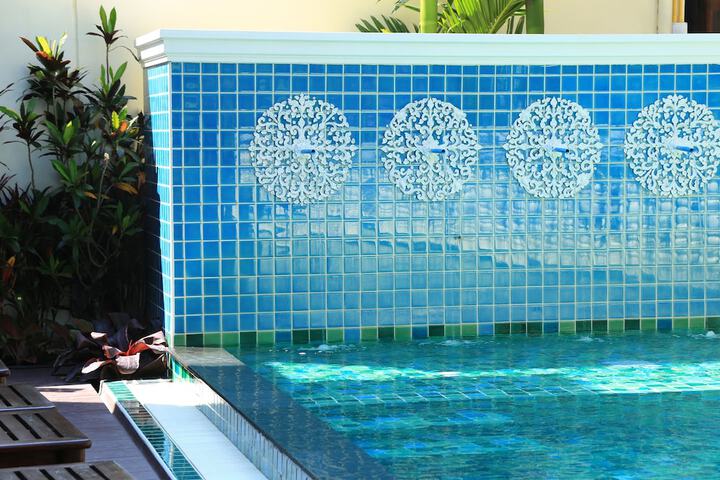 Pool 33 of 68