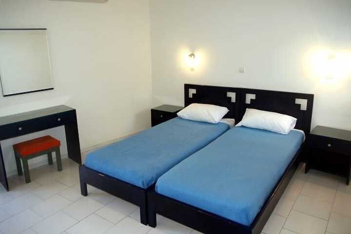 Room 2 of 38