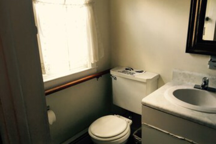 Room 208 of 246