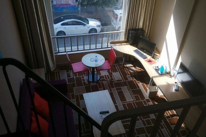 Room 30 of 90