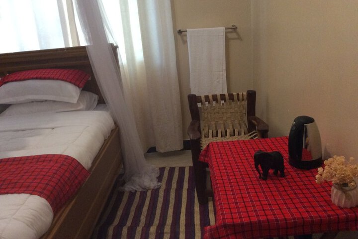 Room 5 of 12