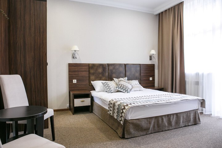 Room 7 of 48