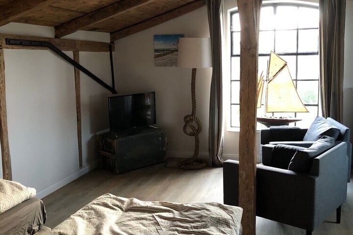 Room 21 of 77