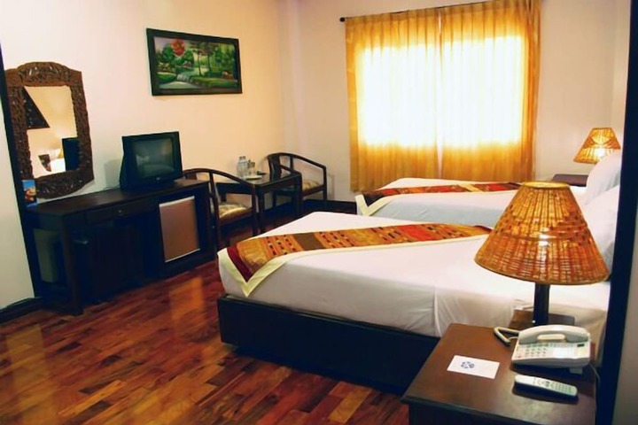 Room 7 of 24