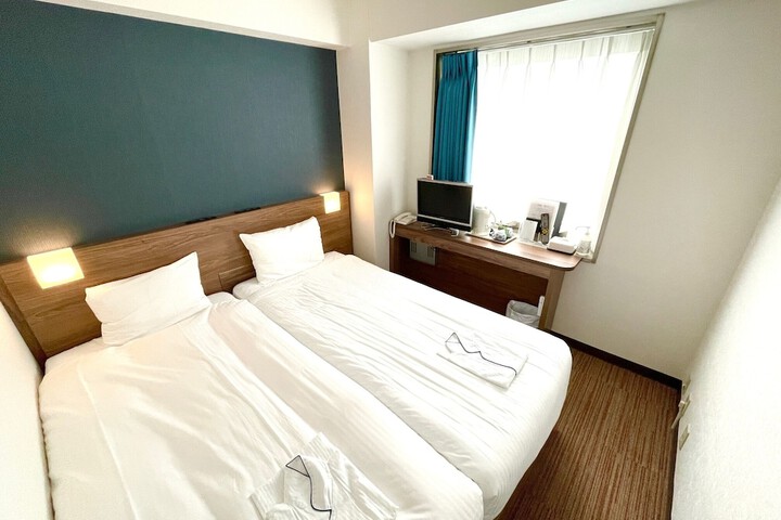 Room 8 of 37
