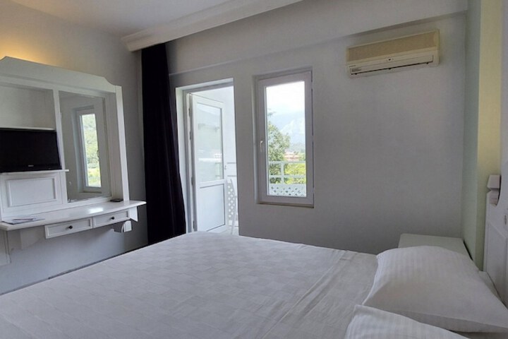 Room 12 of 50