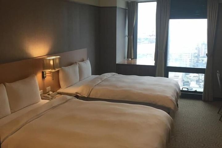 Room 15 of 35