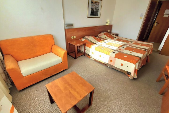 Room 11 of 23