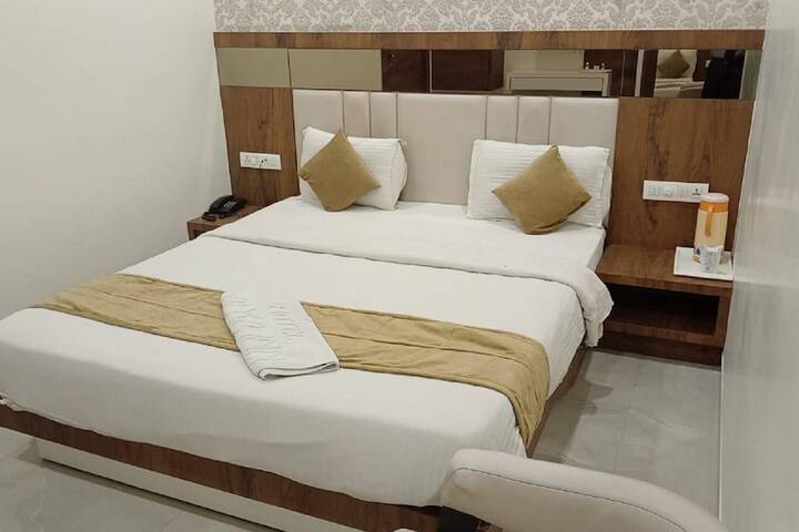 Room 15 of 29