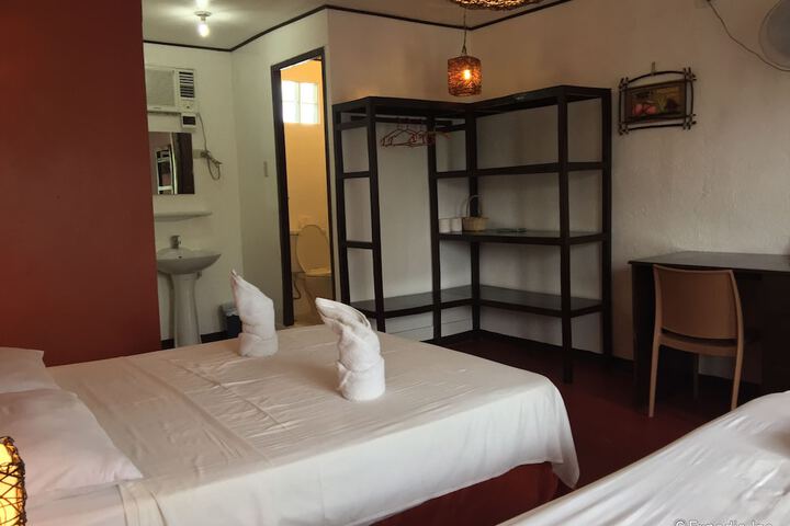 Room 12 of 109