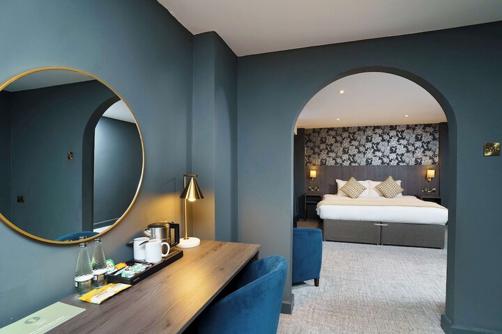 Room 48 of 295