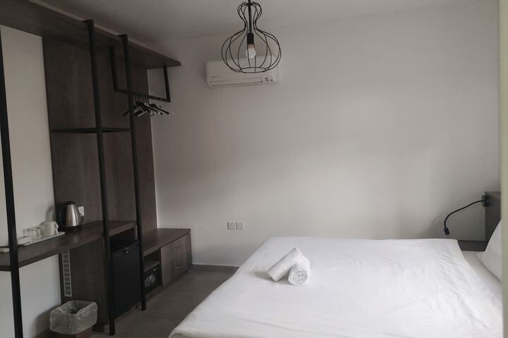 Room 42 of 110