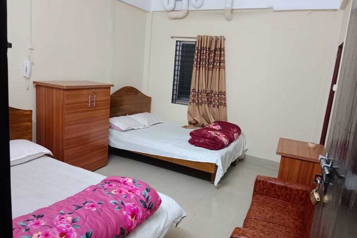 Room 4 of 6