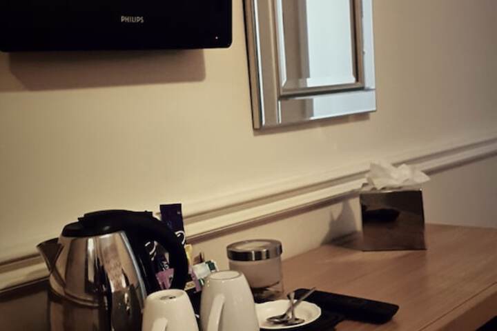 Breakfast/Coffee Service 25 of 50
