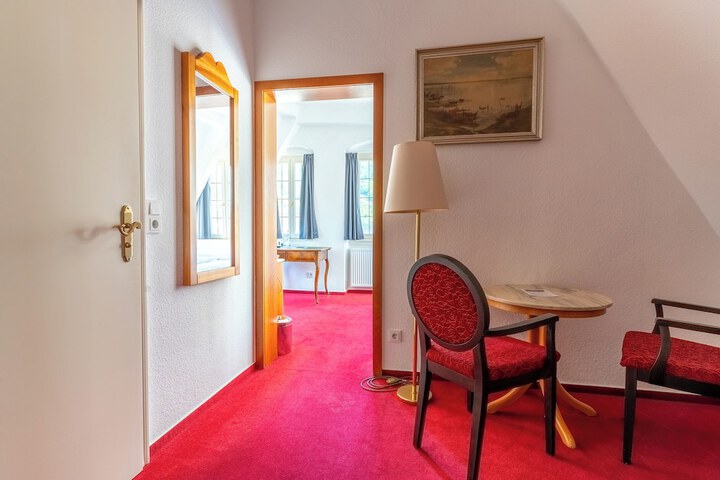 Room 8 of 25