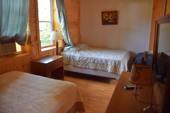 Room 8 of 48