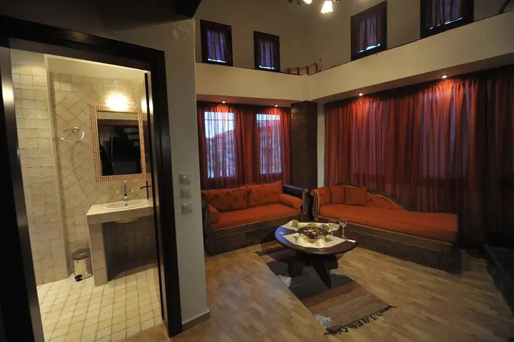 Room 2 of 23